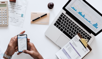 Από 1η Ιανουαρίου Υποχρεωτικά Οι Πληρωμές Μέσω IRIS Για Τους Ελεύθερους Επαγγελματίες