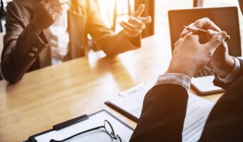 Η Αδικαιολόγητη Αποχή Του Εργαζομένου Ως Καταγγελία Της Σύμβασης Εργασίας Μετά Το Ν.5053/2023